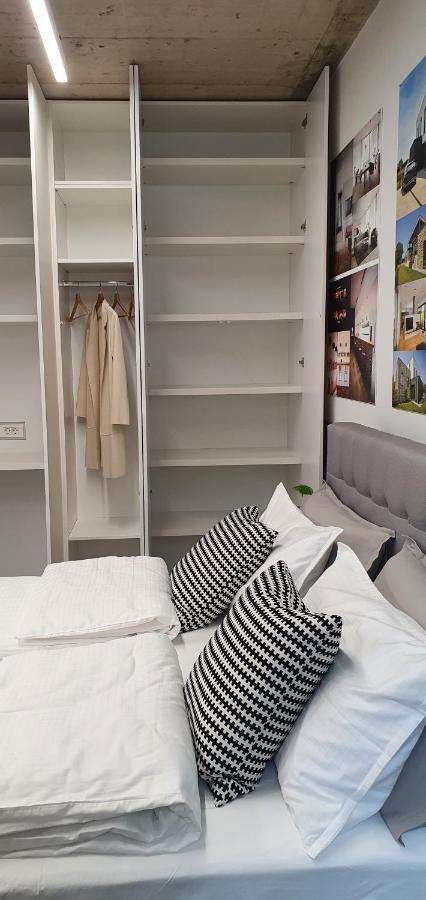 House G Villa Dekani Екстериор снимка