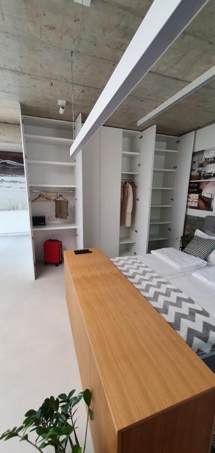 House G Villa Dekani Екстериор снимка