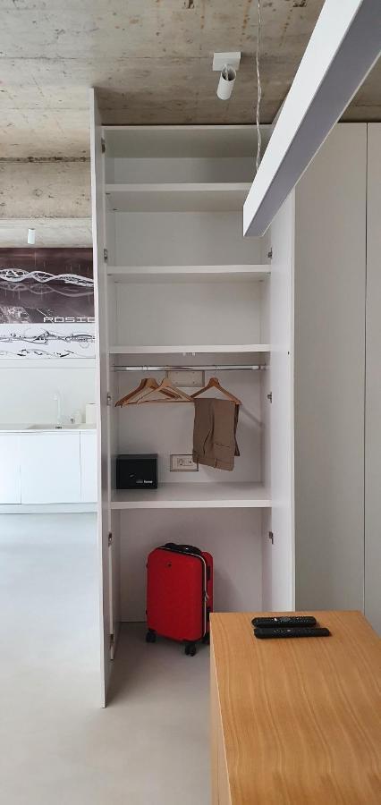 House G Villa Dekani Екстериор снимка