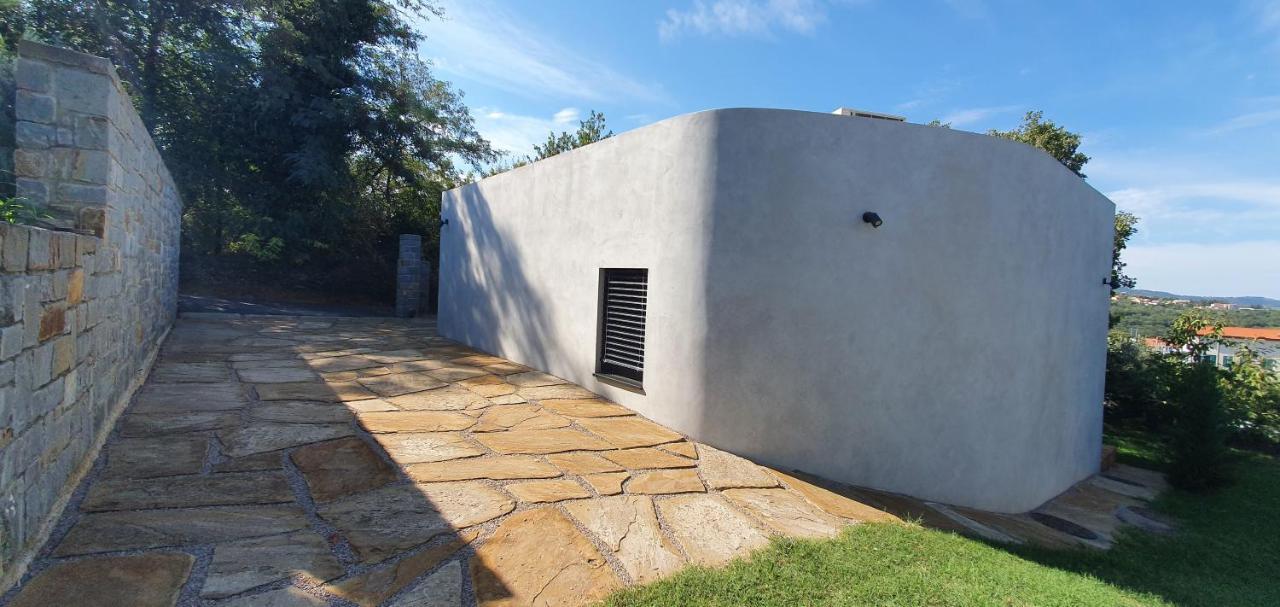 House G Villa Dekani Екстериор снимка