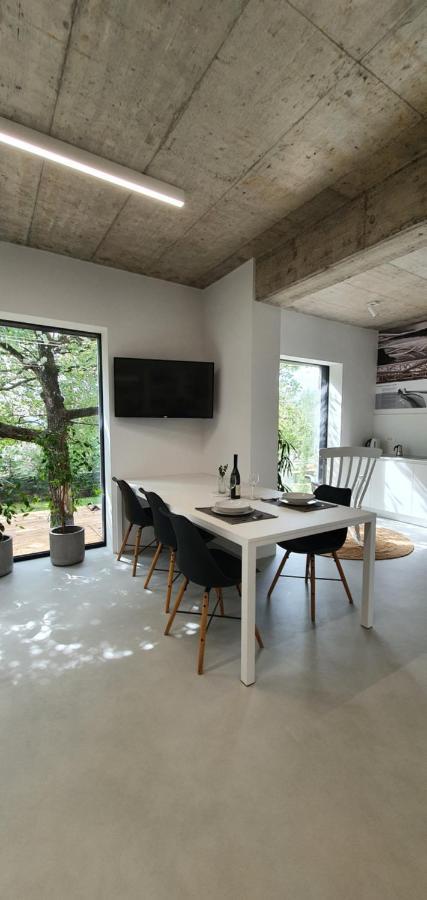 House G Villa Dekani Екстериор снимка